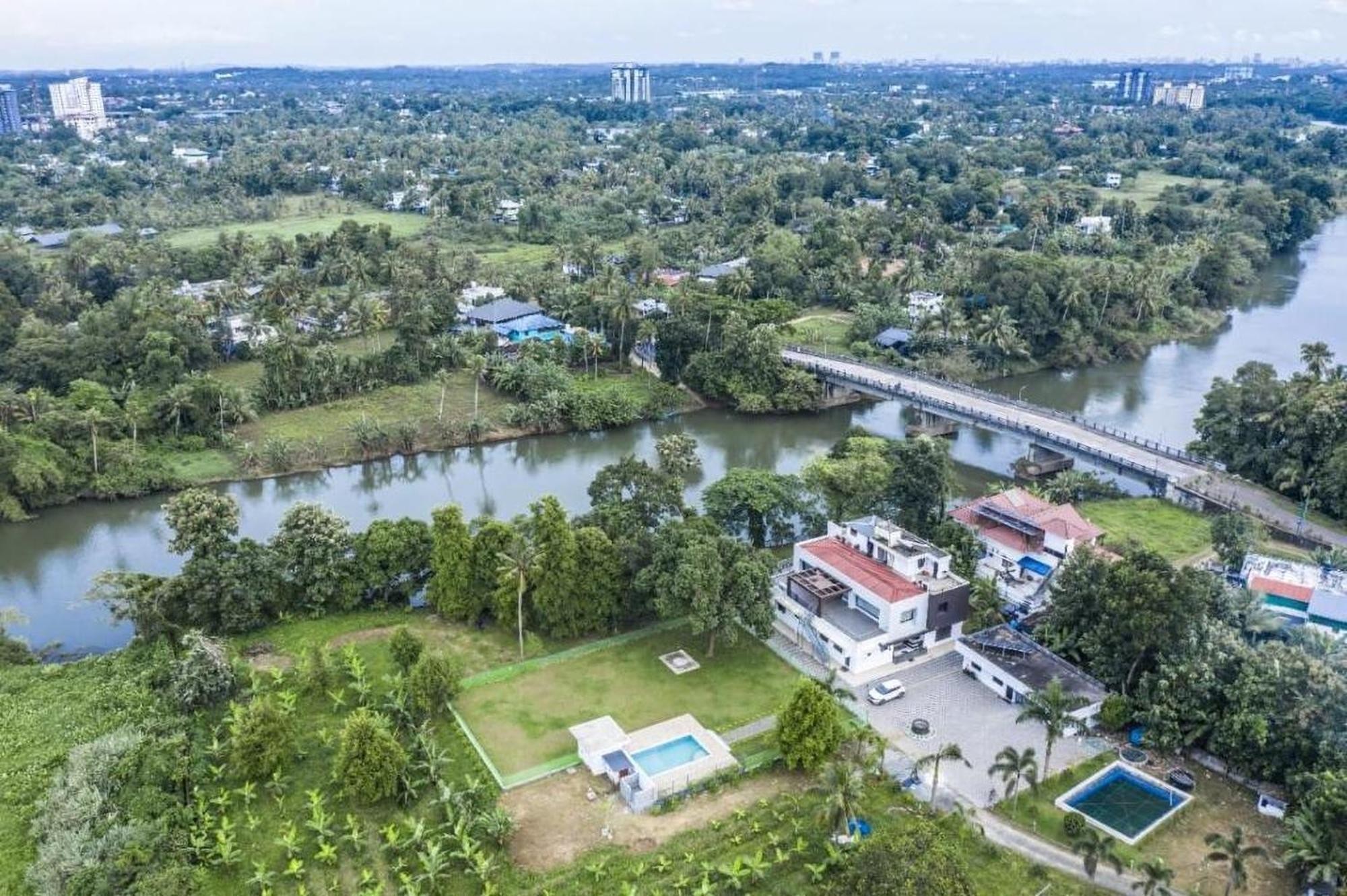 Nadhiyoram River Retreat Kochi Esterno foto